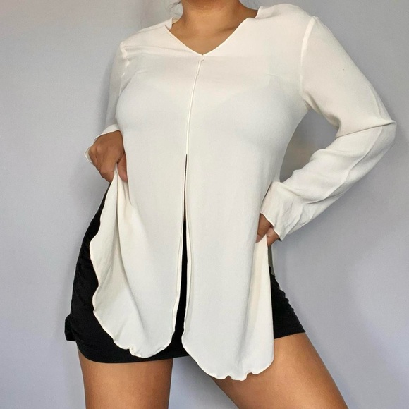 Max Studio White Flutter Sleeve Asymmetrical Blouse - Picture 3 of 6